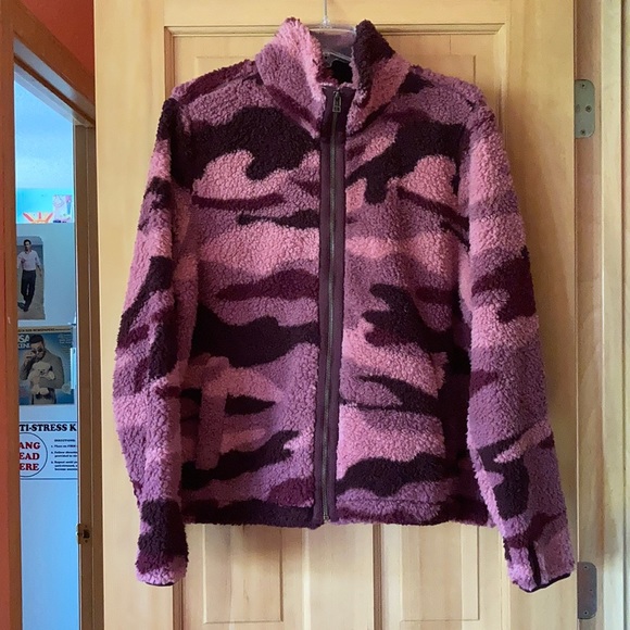 Old Navy Jackets & Blazers - 💗NWT Old Navy Camo Fleece Zip Up